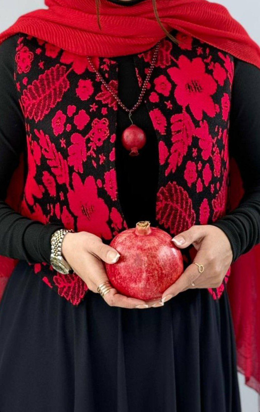 یلدایی.ست سه تیکه وست دامن گردنبند مناسب یلدا مخصوص شیک پسند ها